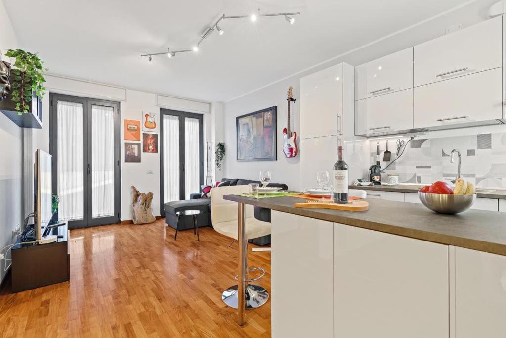 Milano-M1 Rock House Apartment Bagian luar foto