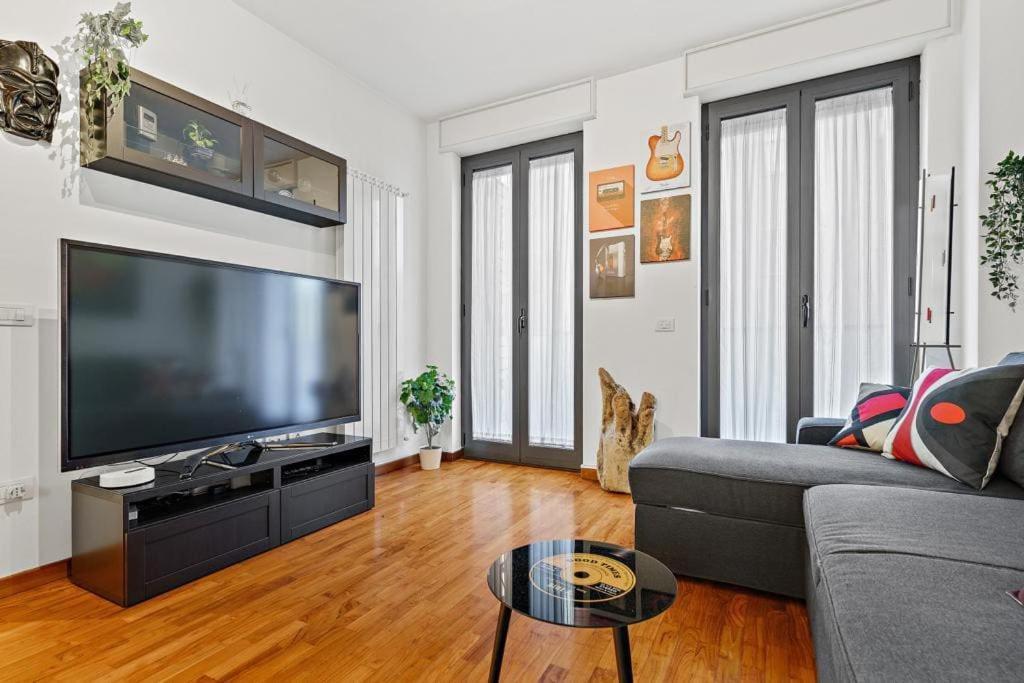 Milano-M1 Rock House Apartment Bagian luar foto